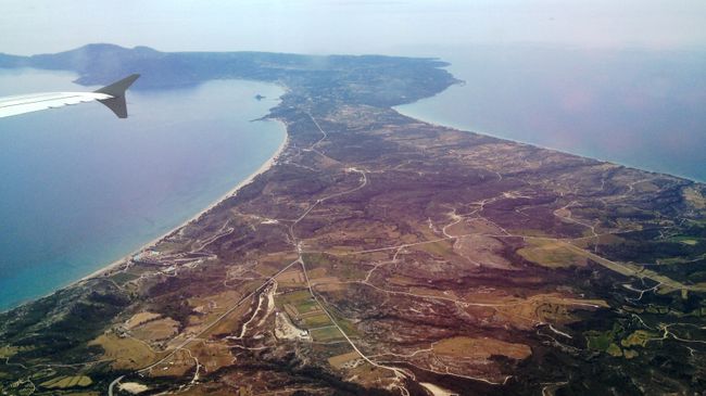 Вид на остров Кос с борта самолета