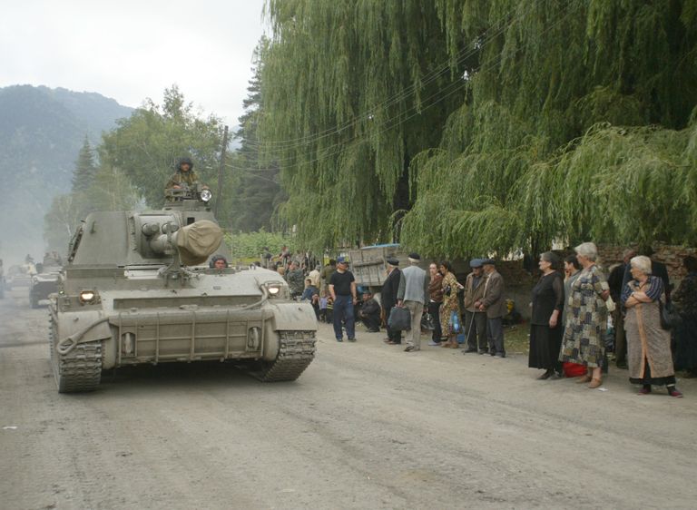 Российская военная техника направляется в зону вооруженного конфликта в Южной Осетии. 2008 год 