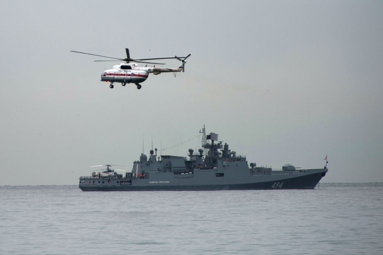 Сторожевой корабль Адмирал Григорович у побережья Черного моря Сторожевой корабль Адмирал Григорович у побережья Черного моря