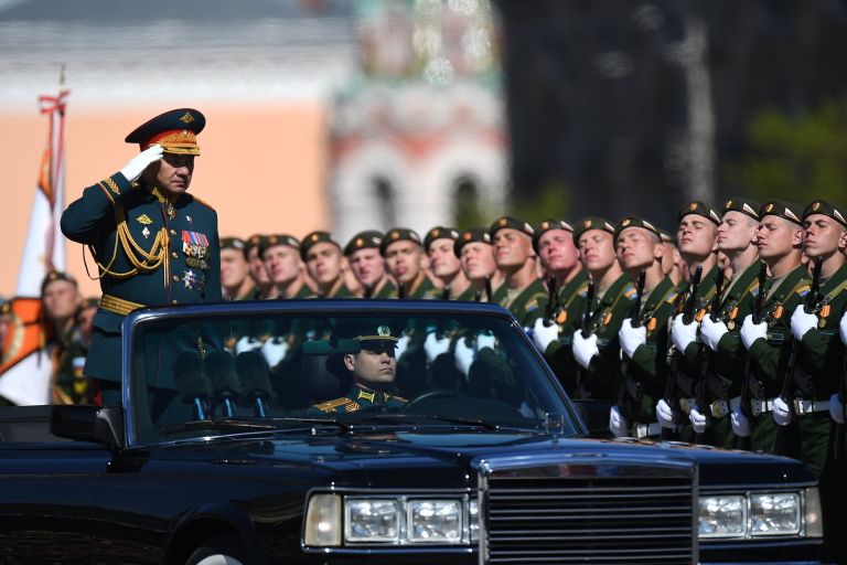 Министр обороны РФ Сергей Шойгу на генеральной репетиции военного парада в Москве, 7 мая 2017 Министр обороны РФ Сергей Шойгу на генеральной репетиции военного парада в Москве, 7 мая 2017