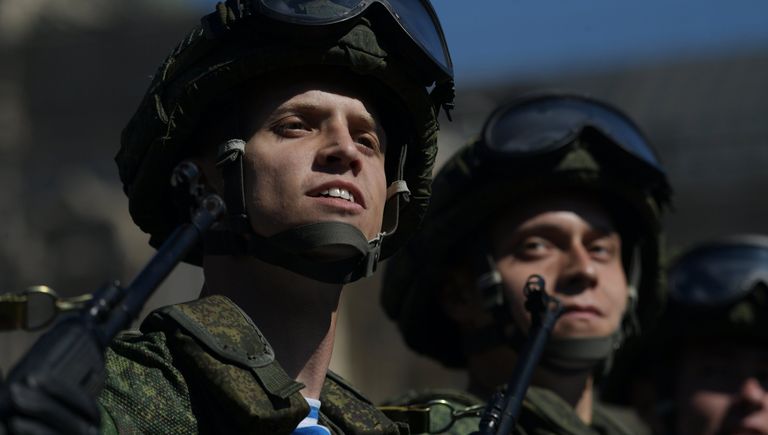 Военнослужащие на генеральной репетиции военного парада в Москве, посвящённого 72-й годовщине Победы в Великой Отечественной войне Военнослужащие на генеральной репетиции военного парада в Москве, посвящённого 72-й годовщине Победы в Великой Отечественной войне