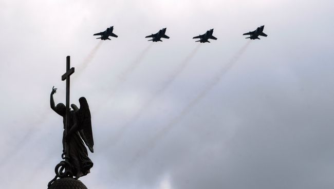 Генеральная репетиция парада Победы в Санкт-Петербурге Генеральная репетиция парада Победы в Санкт-Петербурге