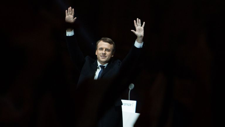 Лидер движения En Marche Эммануэль Макрон, победивший на президентских выборах во Франции, во время своей победной речи перед Лувром в Париже Лидер движения En Marche Эммануэль Макрон, победивший на президентских выборах во Франции, во время своей победной речи перед Лувром в Париже