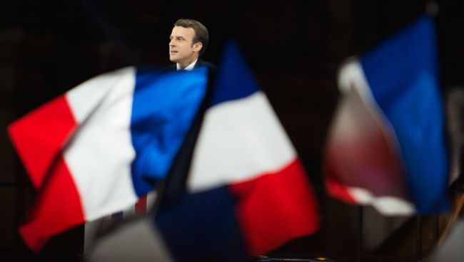 Лидер движения En Marche Эммануель Макрон, победивший на президентских выборах во Франции, во время своей победной речи перед Лувром в Париже Лидер движения En Marche Эммануель Макрон, победивший на президентских выборах во Франции, во время своей победной речи перед Лувром в Париже