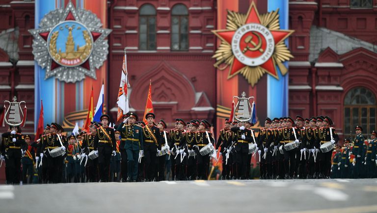 Военный оркестр Российской Федерации во время военного парада на Красной площади, посвящённого 72-й годовщине Победы в Великой Отечественной войне 1941-1945 годов Военный оркестр Российской Федерации во время военного парада на Красной площади, посвящённого 72-й годовщине Победы в Великой Отечественной войне 1941-1945 годов