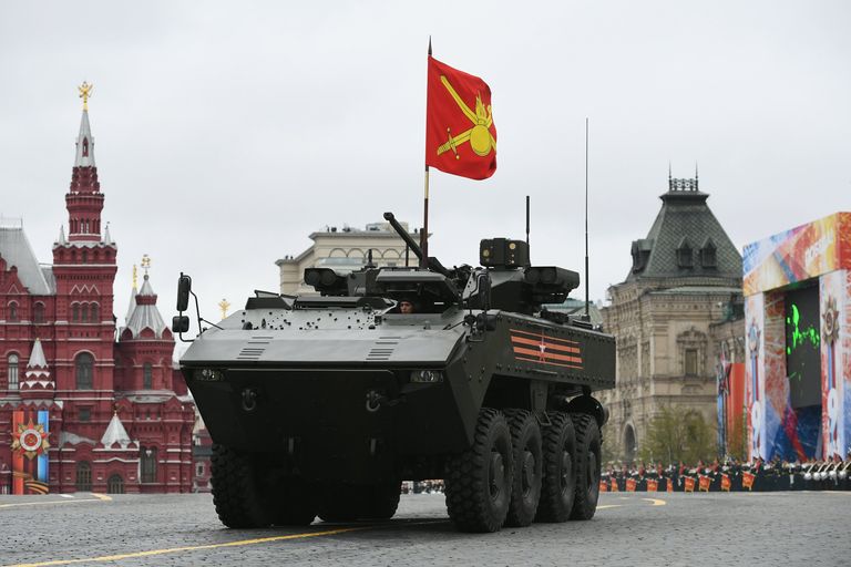 БМП на базе платформы ВПК-7829 Бумеранг на военном параде на Красной площади, посвященном 72-й годовщине Победы в Великой Отечественной войне 1941-1945 годов БМП на базе платформы ВПК-7829 Бумеранг на военном параде на Красной площади, посвященном 72-й годовщине Победы в Великой Отечественной войне 1941-1945 годов
