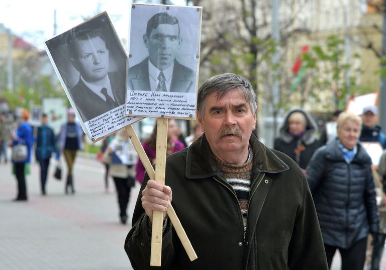 Участники акции Бессмертный полк в Минске Участники акции Бессмертный полк в Минске