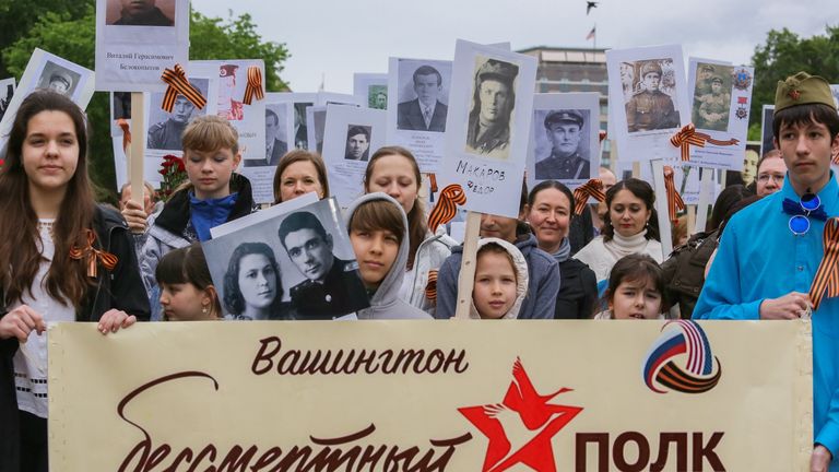 Участники акции Бессмертный полк в Вашингтоне Участники акции Бессмертный полк в Вашингтоне