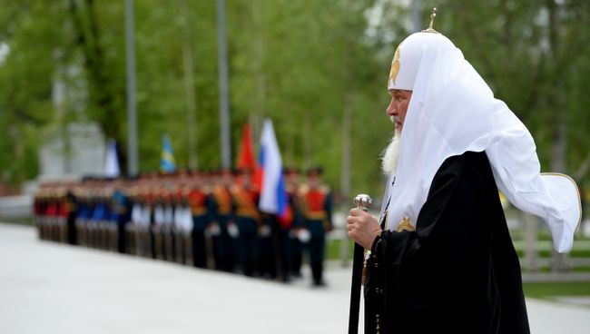 Патриарх Кирилл возложил венок к Могиле Неизвестного Солдата Патриарх Кирилл возложил венок к Могиле Неизвестного Солдата