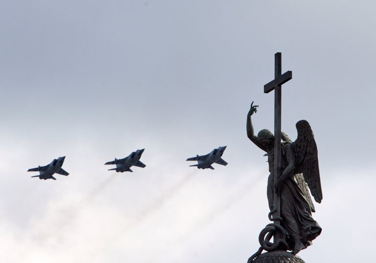 Военный парад, посвящённый 72-й годовщине Победы, в городах России