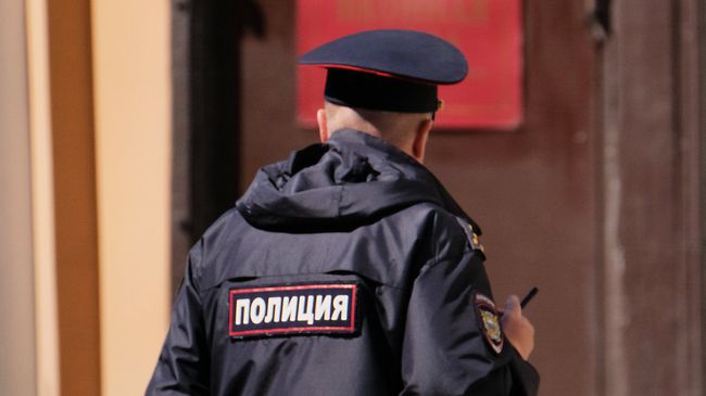 Сотрудник полиции Сотрудник полиции