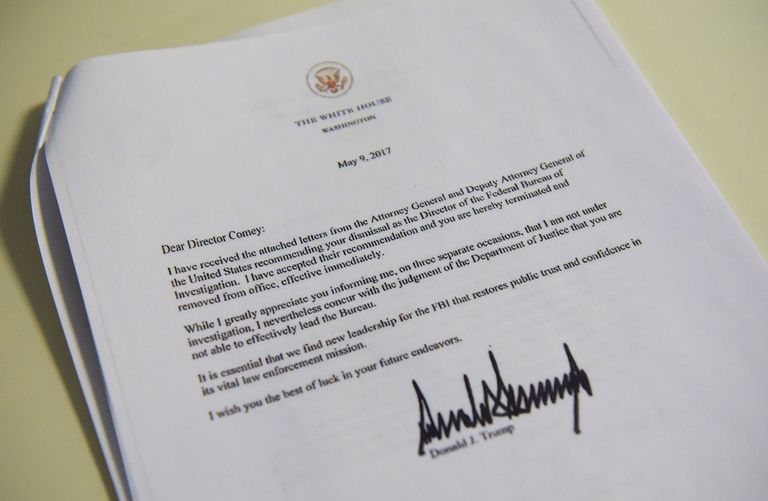 Приказ об отставке директора ФБР Джеймса Коми, подписанный президентом США Дональдом Трампом. 9 мая 2017 года 