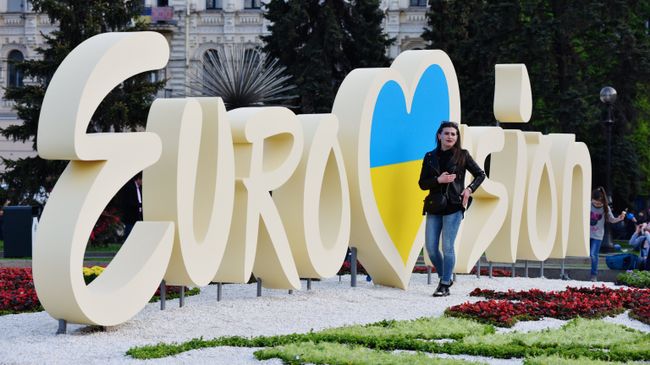 Символика международного конкурса эстрадной песни Евровидение в центре Киева Символика международного конкурса эстрадной песни Евровидение в центре Киева