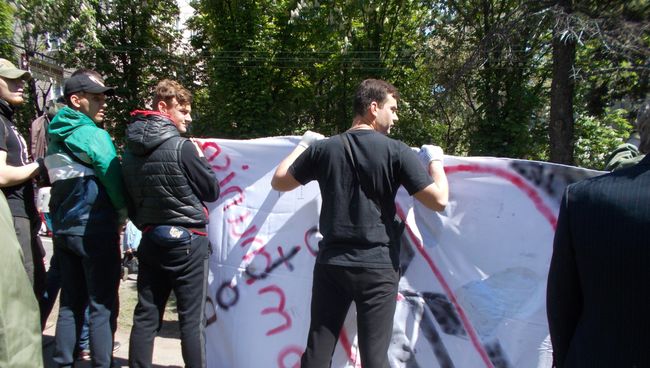 Националисты пытаются сорвать День Победы в Днепре Националисты пытаются сорвать День Победы в Днепре