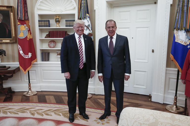 Встреча министра иностранных дел России Сергея Лаврова и президента США Дональда Трампа в Вашингтоне. 10 мая 2017 Встреча министра иностранных дел России Сергея Лаврова и президента США Дональда Трампа в Вашингтоне. 10 мая 2017