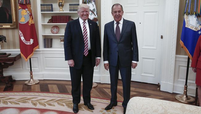 Встреча министра иностранных дел России Сергея Лаврова и президента США Дональда Трампа. Архивное фото Встреча министра иностранных дел России Сергея Лаврова и президента США Дональда Трампа. Архивное фото