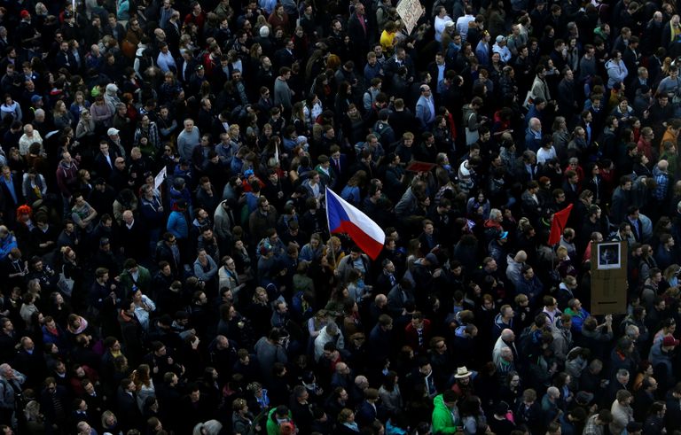Митинг протеста против действий президента Милоша Земана, а также вице-премьера и главы минфина Андрея Бабиша в Праге Митинг протеста против действий президента Милоша Земана, а также вице-премьера и главы минфина Андрея Бабиша в Праге