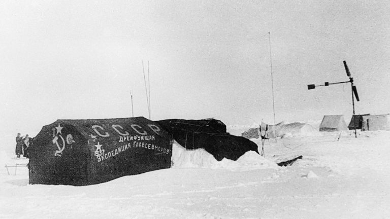 Северный полюс-1 - первая в мире советская полярная научно-исследовательская дрейфующая станция Северный полюс-1 - первая в мире советская полярная научно-исследовательская дрейфующая станция