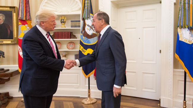 Встреча министра иностранных дел России Сергея Лаврова и президента США Дональда Трампа. Архивное фото Встреча министра иностранных дел России Сергея Лаврова и президента США Дональда Трампа. Архивное фото