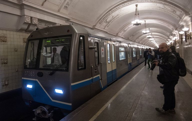 Парад поездов на Кольцевой линии Московского метрополитена Парад поездов на Кольцевой линии Московского метрополитена