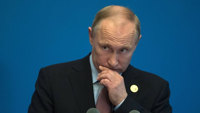 Президент РФ Владимир Путин во время пресс подхода к российским СМИ по итогам участия в Международном форуме Один пояс, один путь. 15 мая 2017