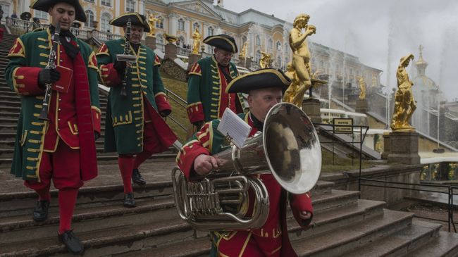 Открытие фонтанов в Петергофе Открытие фонтанов в Петергофе