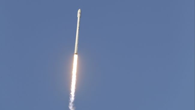Старт ракеты Falcon 9. Архивное фото
