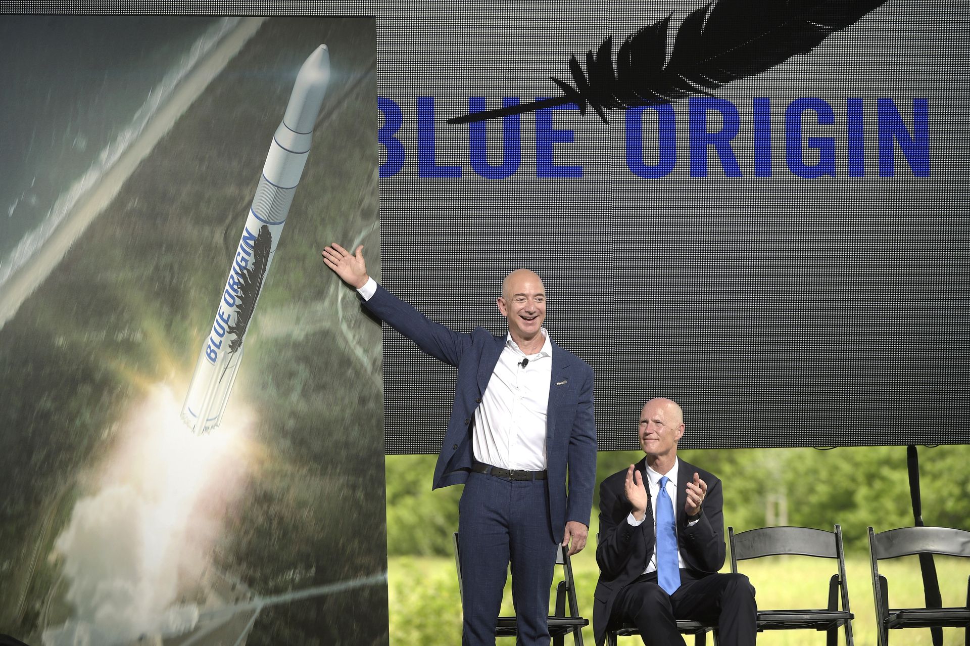 Генеральный директор Amazon Джефф Безос представляет новую ракету Blue Origin, 2015 Генеральный директор Amazon Джефф Безос представляет новую ракету Blue Origin, 2015 - РИА Новости, 1920, 13.09.2025