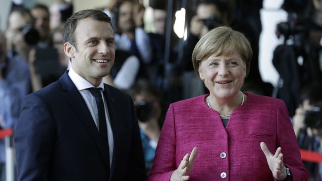 Канцлер Германии Ангела Меркель и президент Франции Эммануэль Макрон во время встречи в Берлине, 15 мая 2017