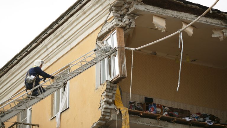 На месте взрыва бытового газа в жилом доме в Волгограде На месте взрыва бытового газа в жилом доме в Волгограде