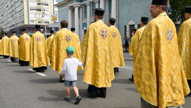 Крестный ход Украинской православной церкви в Киеве