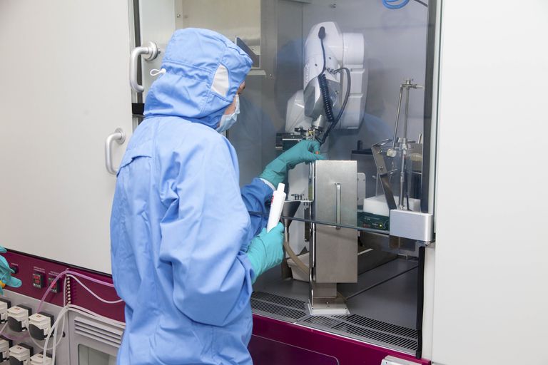 Роботизированная система культивирования клеток в ЦКТ ИНЦ РАН Роботизированная система культивирования клеток в ЦКТ ИНЦ РАН