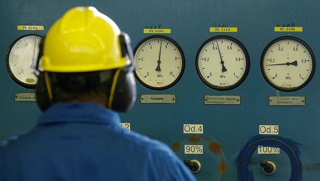 Сотрудник польской государственной нефтегазовой компании PGNiG на газораспределительной станции. Архивное фото