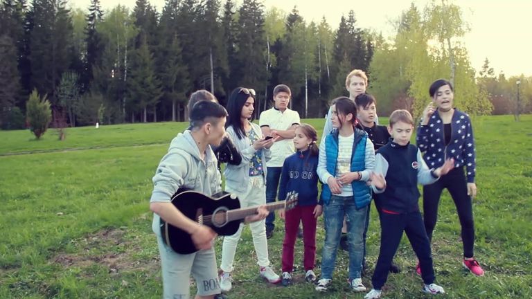 Одна большая семья: дети из стран СНГ снова встретились в Москве Одна большая семья: дети из стран СНГ снова встретились в Москве