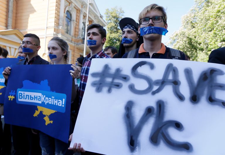 Акция протеста против запрета российских социальных сетей в Киеве. 19 мая 2017 Акция протеста против запрета российских социальных сетей в Киеве. 19 мая 2017