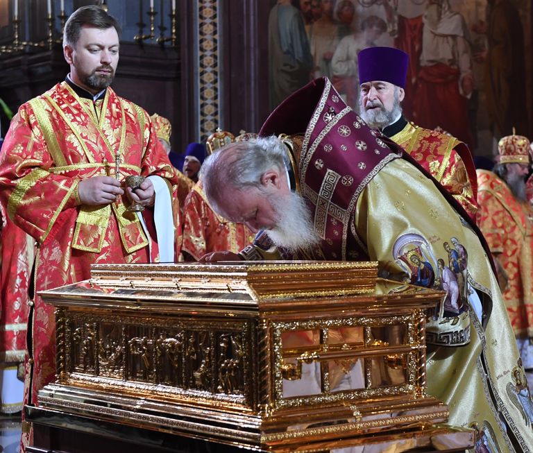 Встреча ковчега с мощами святителя Николая Чудотворца в храме Христа Спасителя Встреча ковчега с мощами святителя Николая Чудотворца в храме Христа Спасителя