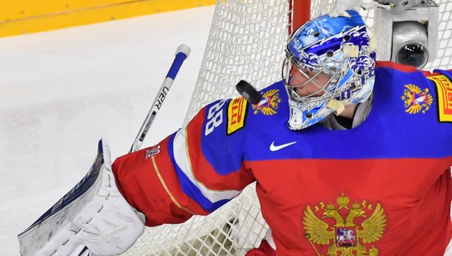 Вратарь сборной России Андрей Василевский в матче за третье место чемпионата мира по хоккею 2017 между сборными командами России и Финляндии Вратарь сборной России Андрей Василевский в матче за третье место чемпионата мира по хоккею 2017 между сборными командами России и Финляндии