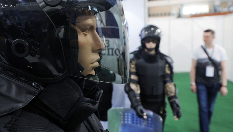 Манекен в экипировке на 8-й Международной выставке вооружения и военной техники Milex-2017 в Минске Манекен в экипировке на 8-й Международной выставке вооружения и военной техники Milex-2017 в Минске