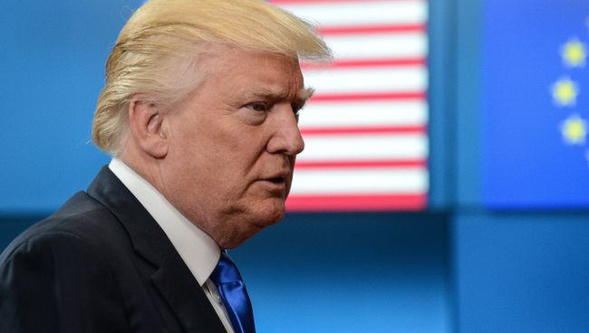 Президент США Дональд Трамп на встрече с лидерами ЕС в Брюсселе, 25 мая 2017. Архивное фото