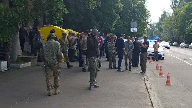 Неизвестные лица захватили кабинет председателя Госгеонедр Украины, 25 мая 2017 Неизвестные лица захватили кабинет председателя Госгеонедр Украины, 25 мая 2017