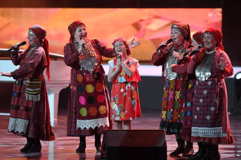 Бурановские бабушки и финалистка детского вокального конкурса Ты супер! Бурановские бабушки и финалистка детского вокального конкурса Ты супер!