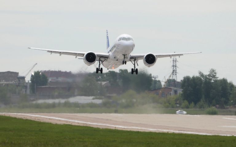 Первый полет нового российского пассажирского самолета МС-21
