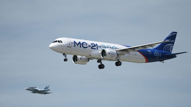 Первый полет нового российского пассажирского самолета МС-21. Архивное фото Первый полет нового российского пассажирского самолета МС-21. Архивное фото