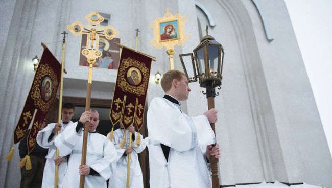 Освящение православного храма в Бишкеке. Архивное фото Освящение православного храма в Бишкеке. Архивное фото