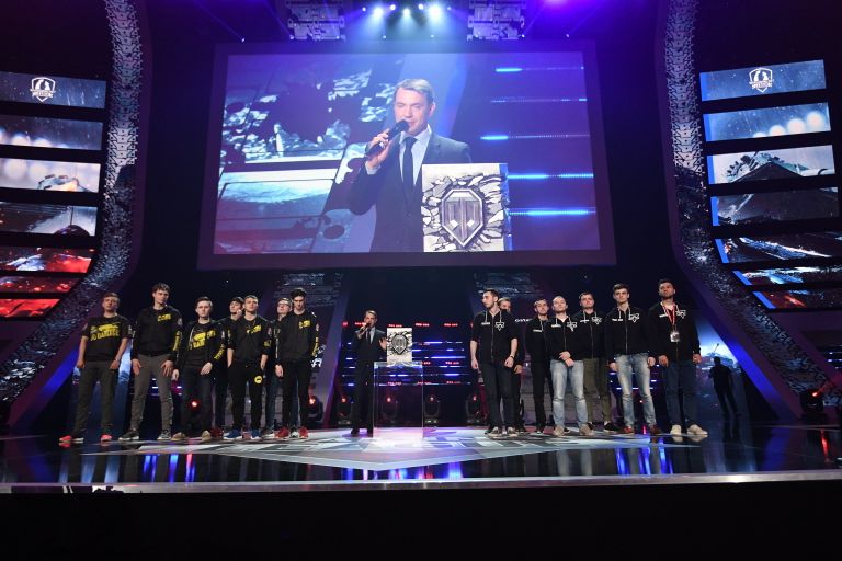 Представление команд перед началом финального этапа гранд-финала по World of Tanks между командами DiNG (Европа) и TORNADO ENERGY (СНГ) в комплексе ВТБ Ледовый дворец в Москве Представление команд перед началом финального этапа гранд-финала по World of Tanks между командами DiNG (Европа) и TORNADO ENERGY (СНГ) в комплексе ВТБ Ледовый дворец в Москве