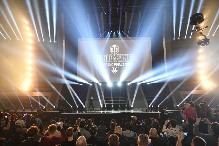 Зрители перед началом финального этапа гранд-финала по World of Tanks в комплексе ВТБ Ледовый дворец в Москве Зрители перед началом финального этапа гранд-финала по World of Tanks в комплексе ВТБ Ледовый дворец в Москве