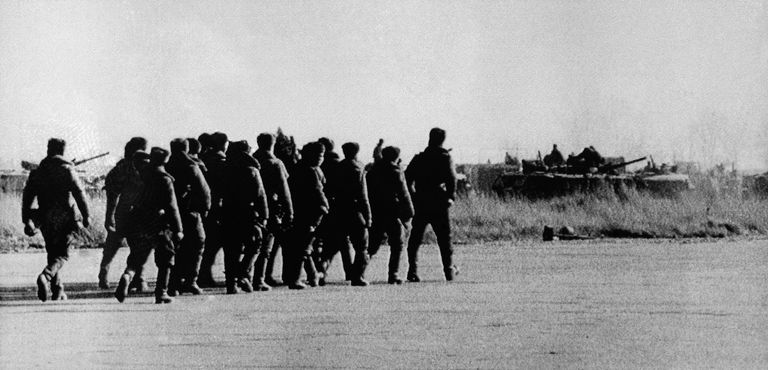 Советские войска в аэропорту Кабула. 30 декабря 1979 года Советские войска в аэропорту Кабула. 30 декабря 1979 года
