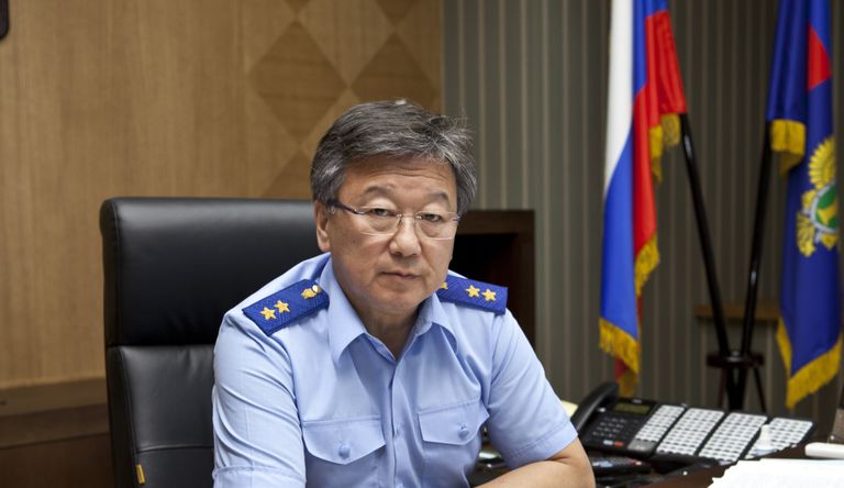 Валерий Петров