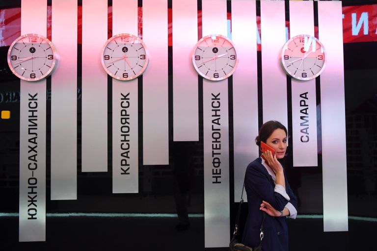 Фрагмент стенда компании Роснефть в Экспофоруме накануне открытия Санкт-Петербургского международного экономического форума 2017 Фрагмент стенда компании Роснефть в Экспофоруме накануне открытия Санкт-Петербургского международного экономического форума 2017