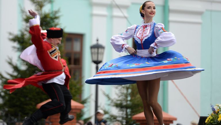 Участники фестиваля русского фольклора Каравон в селе Русское Никольское в Лаишевском районе Татарстана Участники фестиваля русского фольклора Каравон в селе Русское Никольское в Лаишевском районе Татарстана